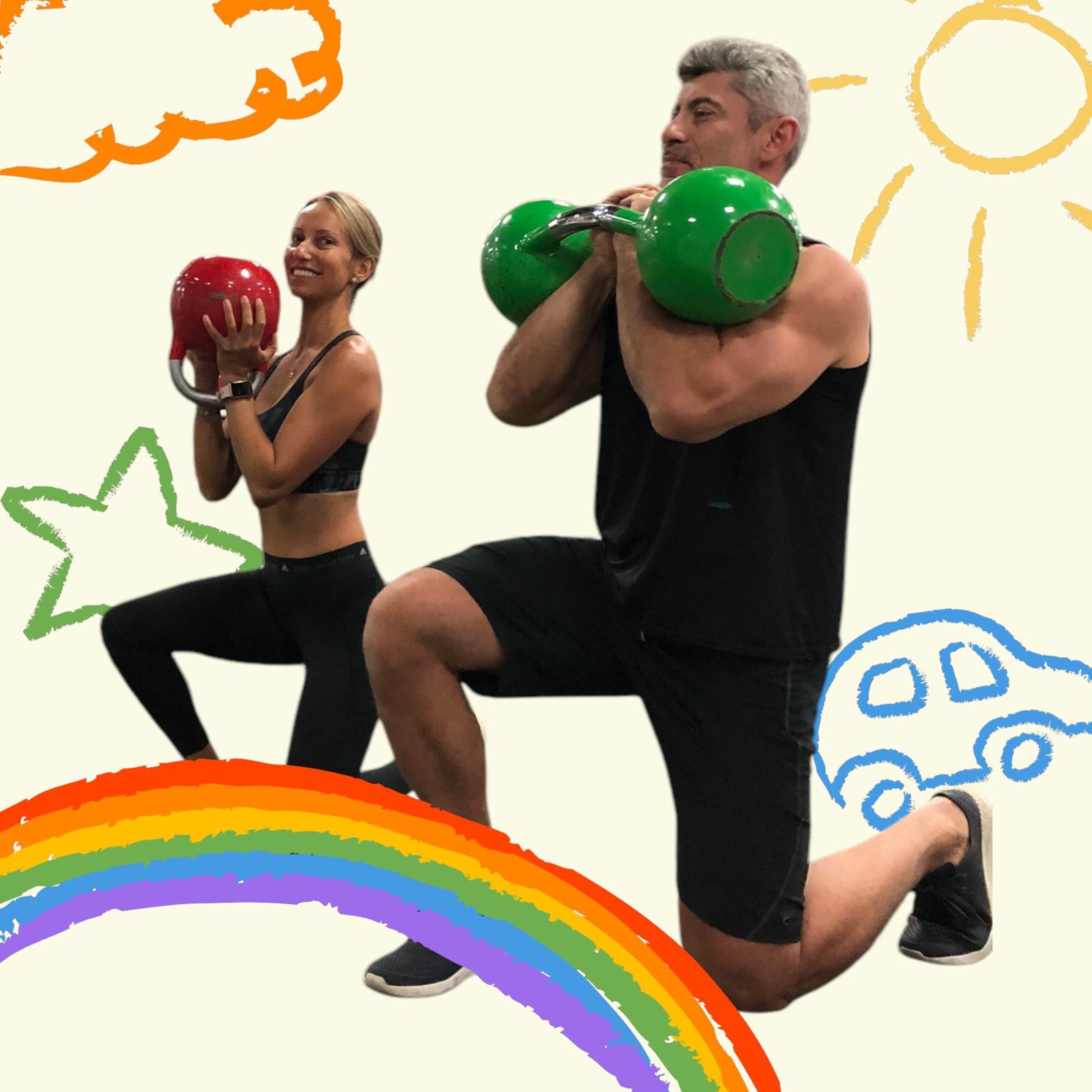 יוליה ואיליה מתאמנים עם קטלבלים